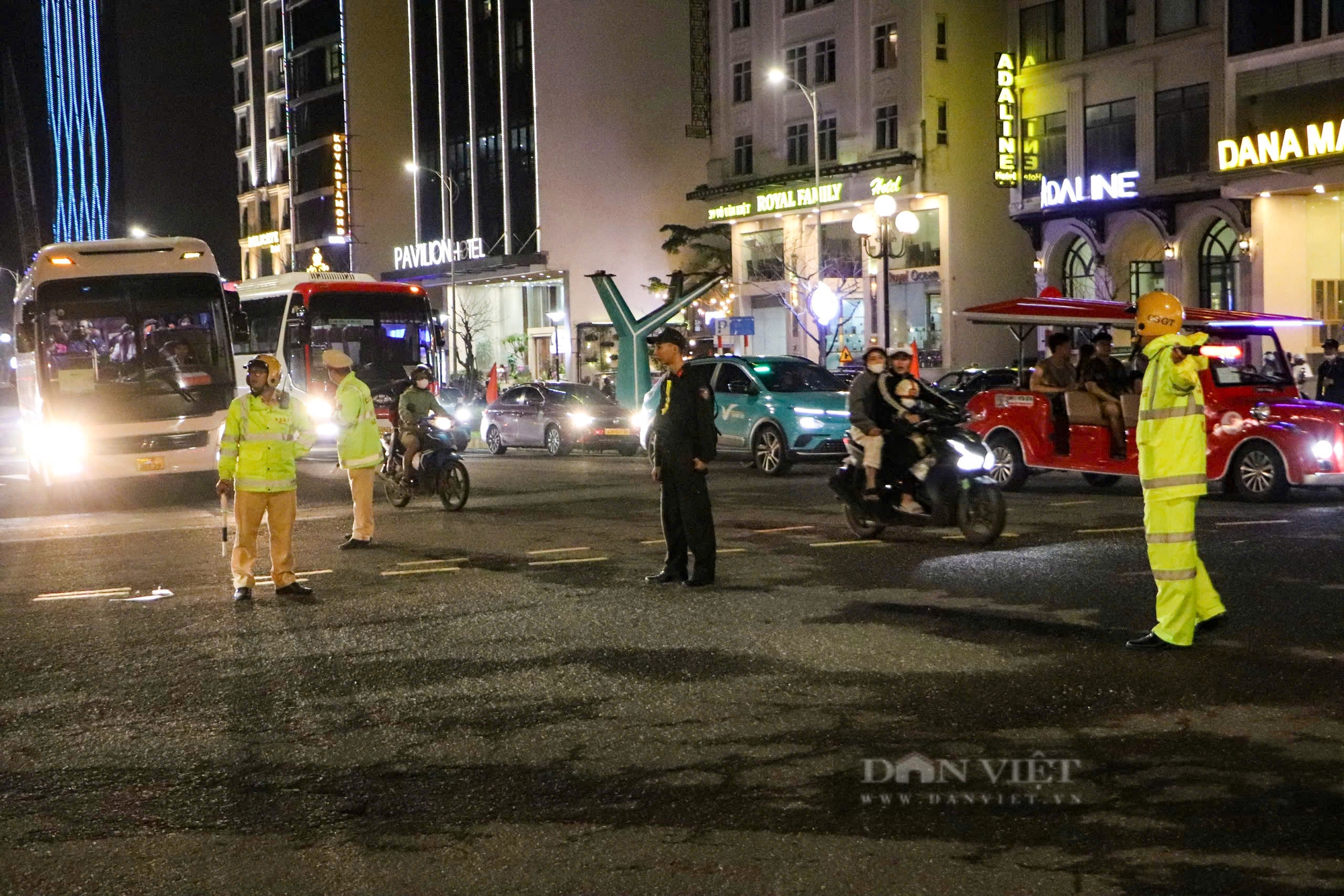 Đà Nẵng: Hàng nghìn bạn trẻ tại Đà Nẵng cháy hết mình với chương trình chào năm mới - Ảnh 12.